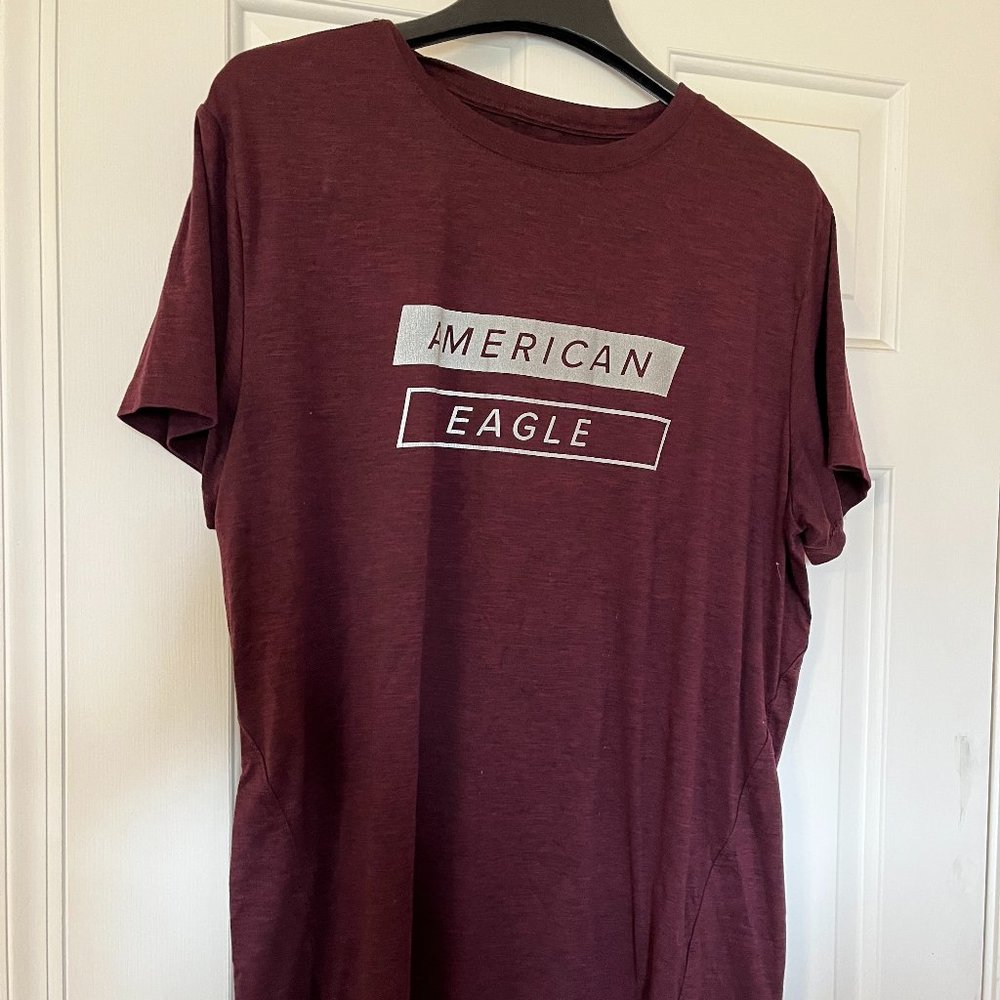 American Eagle tshirt